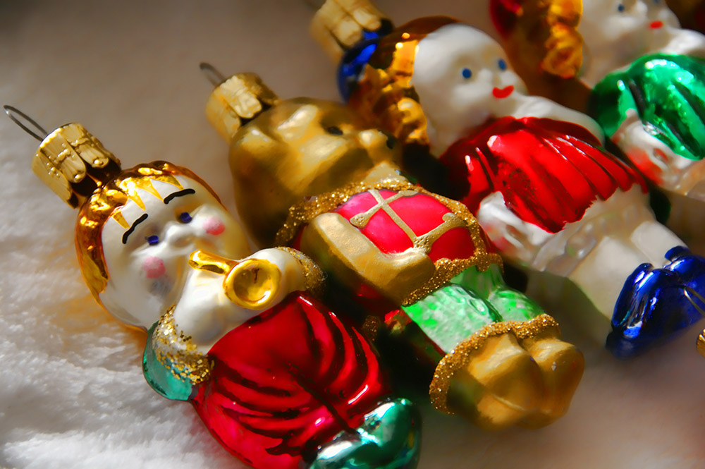 101211_ava_trimming_tree